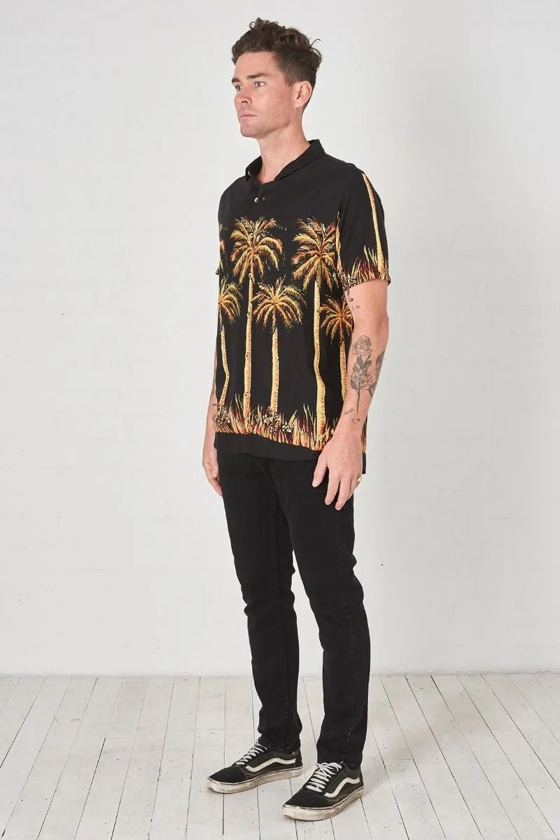 Rollas MENS BON BIG KAHUNA SHORT SLEEVE SHIRT BLACK